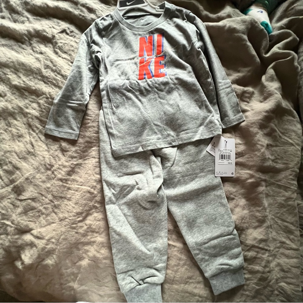 Nike Long Sleeve Shirt and Joggers Set